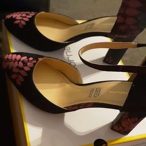 Liz Claiborne heels floral pumps